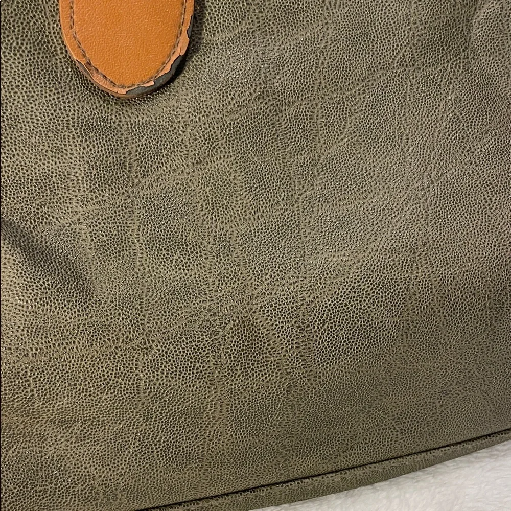VTG Perry Ellis Olive Green and Tan Leather Shoulder Bag